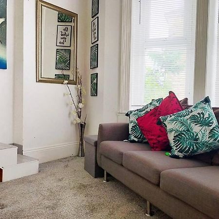 Appartamento Cute & Cosy Loft-Style Studio Close To Beach Bournemouth Esterno foto