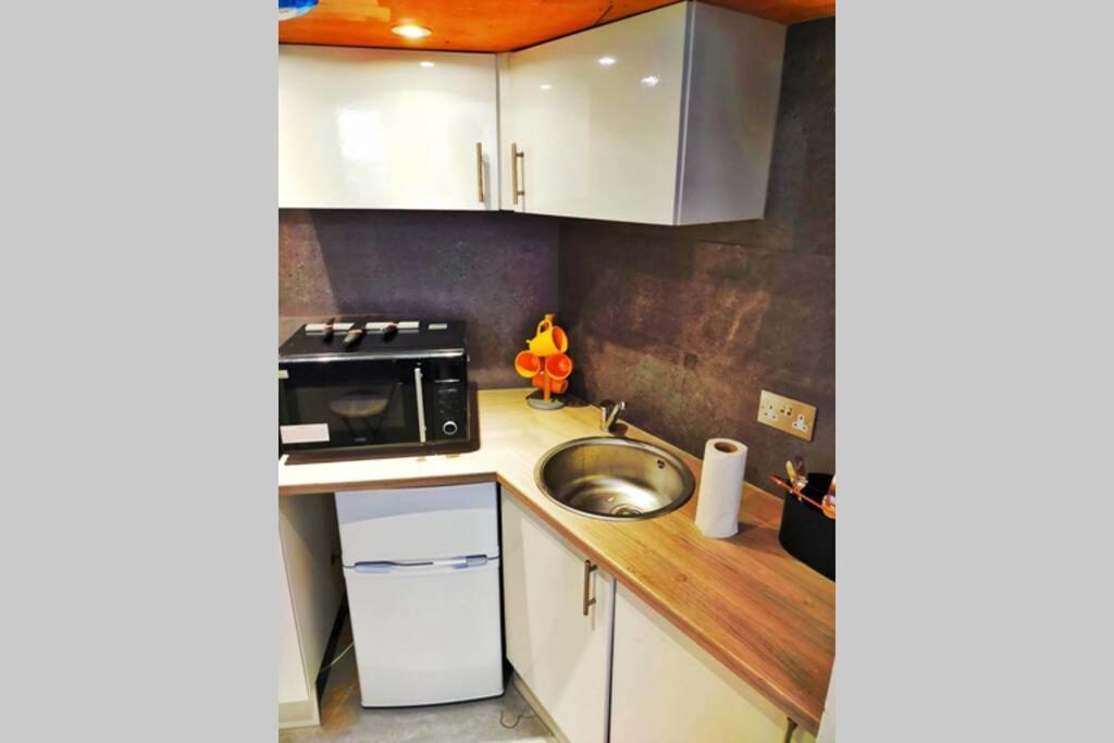 Appartamento Cute & Cosy Loft-Style Studio Close To Beach Bournemouth Esterno foto